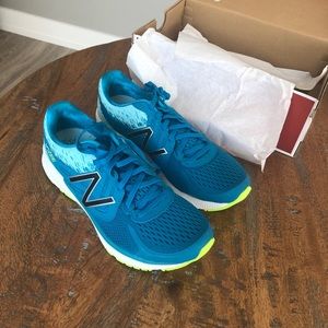 Brand new NEW BALANCE Vazee size 10 running shoes